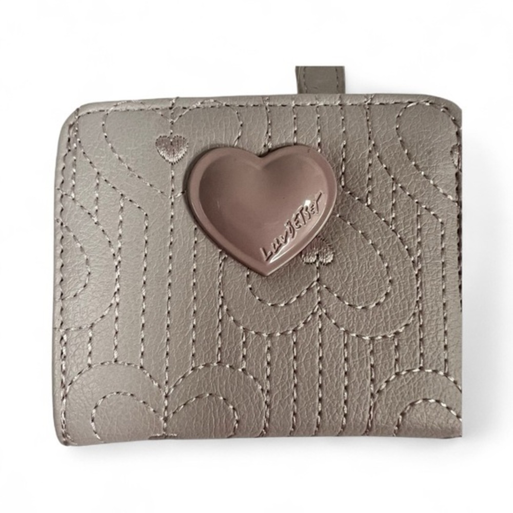 Betsey Johnson Women's Pink Heart Snap Closure wallet.